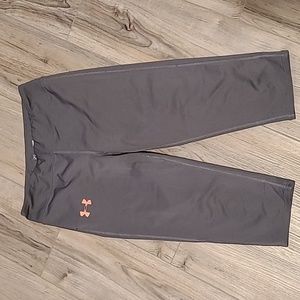 Under Armour Cropped Yoga Pants Size Youth  Large Fitted